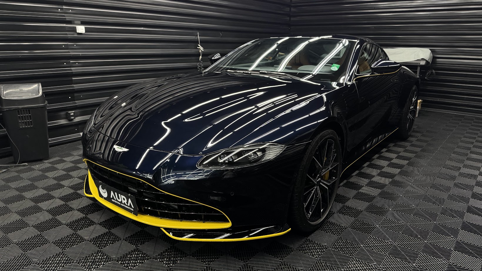 Aston Martin higienizado